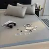 Polietileno de Gama Alta (Pe) Juego de Tres Piezas de Esterilla Refrigerante de Seda de Hielo, Esterilla Refrigerante de Frijol de Hielo, Lavable a Máquina, Adecuada para Estudiantes, Esterilla Suave Individual o Doble