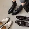 Mocasines de cuero elegantes y sofisticados para el trabajo, colección otoño 2026, tacones altos gruesos, puntera cuadrada pequeña, cuero genuino, planos de corte bajo para mujer