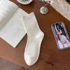 Calcetines de media pantorrilla para mujer, calcetines de algodón para primavera y otoño, color blanco liso, patrón de rombos, rayas verticales retorcidas, estilo universitario, calcetines versátiles y transpirables para mujer