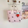 Bolsa de mão tote casual de grande capacidade, nova moda de verão 2026, listrada, com bordado de pônei, leve, versátil, simples