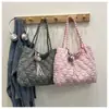 Nova Coleção Outono/Inverno 2026: Bolsa de Ombro Feminina Bordada em Treliça de Grande Capacidade, Bolsa Tote Versátil para o Dia a Dia com Roupas de Algodão