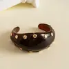 Pulseira Aberta Europeia e Americana Vintage Maillard Resina Acrílico Rebite, Pulseira de Pulso Personalizada de Alto Padrão de Nicho de Segunda Mão Transfronteiriça
