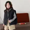 Chaleco de Algodón a Rayas Tridimensionales Estilo Coreano con Cuello Alto para Niñas Moda Otoño/Invierno 2026 Dulce Petite con Cinta Chaleco de Algodón Transfronterizo