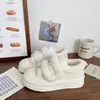 Tenis de Suela Gruesa para Mujer, Nuevo Estilo Otoño e Invierno 2025, Zapatos de Algodón Cálidos Forrados de Felpa, Zapatos Blancos Casuales Deportivos para Mujer que Aumentan la Altura