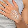 Pegatinas de tatuaje de león geométrico con lámina plateada, modernas y elegantes, impermeables y duraderas, adecuadas para hombres y mujeres, perfectas para el dorso de la mano o el brazo, un diseño genial y audaz