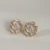 Brincos de esmalte com gotas de camélia, estilo pintura a óleo, temperamento suave, brincos florais retro franceses estilo Hepburn, luxo leve para mulheres