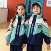 Casaco de outono e inverno, uniforme escolar, roupas de corrida, novo estilo, chapéu destacável para alunos do ensino fundamental e médio, roupa esportiva, além de terno de veludo, jardim de infância