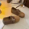 Zapatos de tacón bajo para mujer, totalmente cubiertos, piel suave, cómodos, zapatos nuevos, no para tipo de pie, suela blanda, 2026, versátiles, zapatos casuales para mujer, cansados, versión de otoño