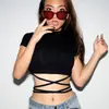 Venta caliente de verano Ins europeo y americano nuevo sexy camiseta ombliguera para mujer con tiras de encaje, top ajustado adelgazante con cordón, manga corta