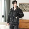 Pijama Clásico Nuevo de Invierno para Hombre, Estilo Invierno, Engrosado y Forrado de Felpa, Felpa de Coral, Chaqueta Acolchada de Tres Capas, Ropa de Casa para Otoño e Invierno
