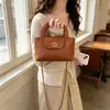 Bolsa de corrente acolchoada estilo retrô para mulheres, nova bolsa quadrada pequena da moda 2026, bolsa de ombro versátil, bolsa transversal e bolsa de ombro