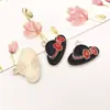 1 Set de Accesorios para Joyería DIY para Mujeres: Serie de Moda Zapatos de Tacón Alto, Sombreros, Collares, Pulseras, Aretes y Materiales para Colgantes
