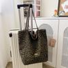 Bolsa de Lona Estampada Leopardo Moda Feminina 2024 Nova Fashionável Elegante Estilo College Bolsa Tote Casual Vintage Bolsa de Ombro