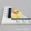 Acessórios de resina de patinho miniatura paisagem animal ornamentos de pato amarelo luminoso creme cola capa de telefone celular material faça você mesmo