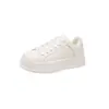 Sapatos Brancos Estilo Coreano Couro Macio Salto Escondido Estilo Primavera 2026 Sola Grossa Tênis Casuais Versáteis Leves Confortáveis Pés Não Cansados Sapatos Plataforma