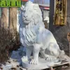 Escultura de Pedra Mármore Sentado Leão Europeu Estátua Animal de Jardim Escultura Villa Pátio Entrada Pisando em Bola Leão Ocidental