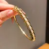 Pulseira com Fivela de Encaixe em Forma de Cobra Banhada a Ouro Real 18K Moda Retrô Pulseira Elegante Luxo Acessível Joias de Alta Qualidade para Mulheres