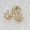 Flor de circonita perforada de cobre fundido flor de corazón flor 15MM material para broche de joyería DIY pasador