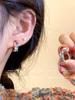 Pendientes de flores de diamantes con diseño de nicho, temperamento femenino, temperamento de moda, pendientes de mariposa de alto color, joyería de oreja de perla