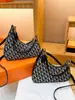 Bolsas Estilo Nuevo Europeo y Americano Bolsos de Mano de Gran Capacidad, Modernos Bolsos Cruzados de Hombro con Letras, Bolsos Retro Bordados de Media Luna para Mujer