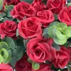 Arreglos de Flores Artificiales al por Mayor: Eucalipto con 11 Mini Rosas Rosas Delicadas, Flores Artificiales para Decoración de Bodas y Hoteles