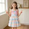 Vestido de tarta de verano para niñas 2026 con tiras a cuadros macarrón y lazo rosa en los hombros y falda de volantes de tres capas Vestido de princesa
