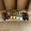 Sapatos Mary Jane de couro estilo fada com sola macia para mulheres, combinados com uma saia, primavera e outono de 2026, brisa suave da noite, sapatos de vovó com sola plana