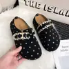 Sandalias planas tipo mule de lunares retro para mujer, nueva colección 2026, con suela suave, con cierre de hebilla, fáciles de poner, adecuadas para uso en exteriores