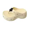 Chanclas de Lona de Tacón Alto de Alta Gama Estilo Dibujo Animado para Mujer, Calzado de Verano para Exteriores, Nuevo Modelo 2026, Zuecos con Suelas Gruesas, Sandalias de Tira con Aumento de Altura