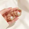 Brincos de metal com pérolas irregulares transfronteiriços com um toque elegante e sofisticado, ear cuffs de pérolas em camada dupla, brincos versáteis e de estilo minimalista