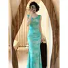 Vestido Longo Estilo Férias Verde Menta com Decote Halter e Cauda de Sereia, Estampado de Borboleta e Cintura Franzida para o Verão