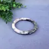 Atacado de Pulseiras de Jade Verde de Guizhou, Pulseiras de Barra Redonda, Verde Escuro e Verde Claro com Padrões Florais, Suprimento para Vendedores de Rua, Suprimento de Jade para Presentear