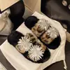 Pantuflas de felpa de moda para otoño e invierno al aire libre con estampado de leopardo y fuegos artificiales, pantuflas de una tira con pedrería, pantuflas de algodón, pantuflas peludas para mujer