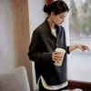 Suéter de malha 100% lã pura, novo estilo outono e inverno para mulheres, gola com botões meio aberta e barra com fenda, top moderno para o dia a dia