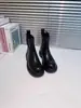 Botas de tornozelo retrô da moda para o outono, nova coleção 2026, femininas de sola reta, estilo britânico, pretas, brilhantes, com sola grossa, botas Martin que aumentam a altura