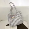 Bolsa Tote de Grande Capacidade Estilo Comute para Mulheres Bolsa de Tecido Xadrez Estilo Preguiçoso Coreano Bolsa de Ombro Único para Estudante Universitário Estilo Acadêmico