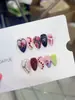 Nai Zi Unhas Usáveis Feitas à Mão B359 Estilo Garota Popular do Milênio Preto e Rosa Contraste de Cores Nail Art Pétala Poá Design Removível