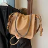 Bolsa de corrente de moda versátil estilo coreano 2023 nova bolsa feminina textura plissada pequena quadrada bolsa transversal popular popular popular
