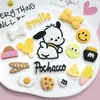 Perro pacha de trasero lindo accesorios DIY perro de goma blanda agujero para perro zapatillas decoración de bolsa para portátil accesorios al por mayor