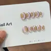 Uñas Portátiles Hechas a Mano Puras Glamour Lujoso Morado-Dorado Deslumbrante Ojo de Gato de Vidrio con Forma de Media Luna Nicho Baja Saturación Iluminador