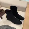 Botas Quadradas Slim de Couro Macio Francês Mais Vendidas para Mulheres Outono 2026 Aumento Interno de Altura Baixa Estatura Versátil para Trabalho Botas de Couro