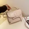Novidades de Nicho, Lançamentos de Primavera, Novidades com Laço, Bolsa Quadrada Pequena Vermelha, Bolsa Versátil para Ombro e Transversal Tendência de Luxo Leve