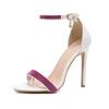 21 Sandálias de Moda Femininas Novo Estilo Uma Tira para Adultos para Boate com Salto Fino Boca de Peixe com Strass Bolsinha Lateral Vazada Cor Sólida para Primavera e Verão