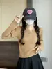 Tela de Terciopelo Ártico 2026 Modelo Nuevo Hombro Recto Cuello en V Top de Punto Gris Estilo Corto Otoño Invierno Camiseta Básica de Cintura Alta