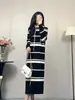 Novo Vestido Tricotado Suéter Acima do Joelho Design Retrô Listrado Contrastante Estilo Coreano Estilo Preguiçoso com Capuz Saia Reta para Mulheres