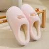 Pantufas de Inverno Quentes Antiderrapantes de Pelúcia Estilo Inglês para Casa, com Sensação Macia ao Pisar, Espessadas, Unissex, de Algodão
