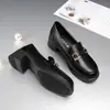 Mocassins de Salto Grosso para Mulheres 2023 Novo Couro Macio Sapatos de Sola Macia Sapatos para Mulheres de Meia-Idade Sapatos de Mãe Sapatos de Couro Femininos Primavera & Outono