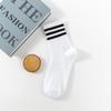 2024 nuevo calcetines de algodón calcetines blancos y negros grises de tres rayas versátiles para uso diario con zapatos blancos pequeños