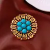 Broche Vintage Floral Hueco Incrustado con Diamantes, Pin Exquisito y Versátil para Traje, Accesorio Retro de Alta Gama para Mujer