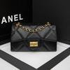 Bolso Pequeño Cuadrado de Piel de Oveja de 26 Años, Bolso Cruzado Versátil, Material de Piel de Oveja Estilo Chanel, Popular en Transmisiones en Vivo, Palabras Clave de Tendencia Estilo Chanel